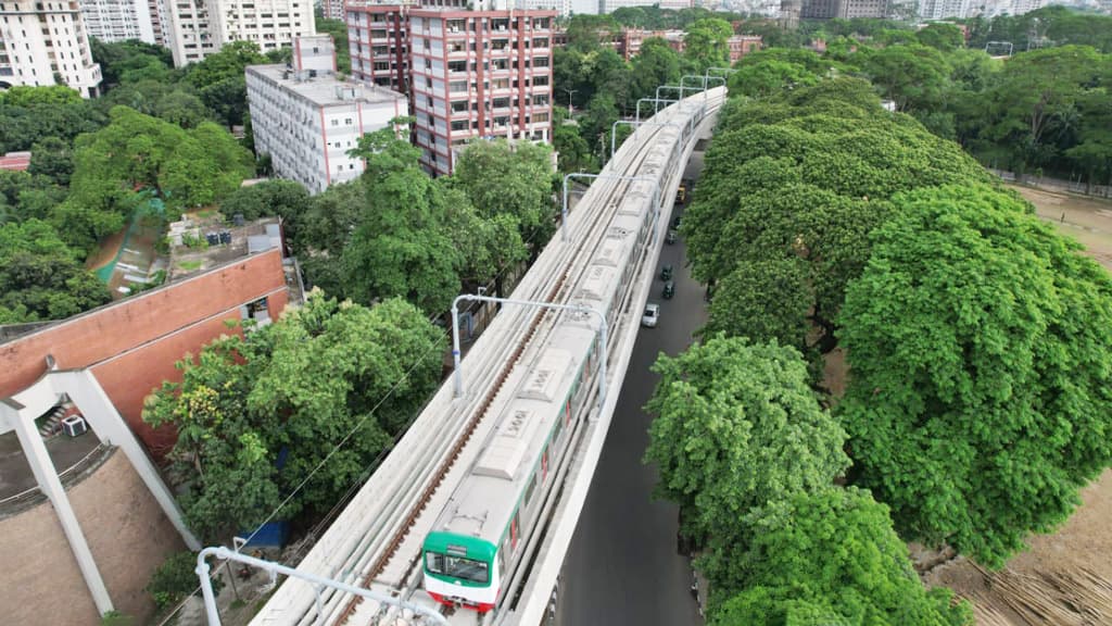 আগারগাঁও থেকে মতিঝিল মেট্রোরেল চলল