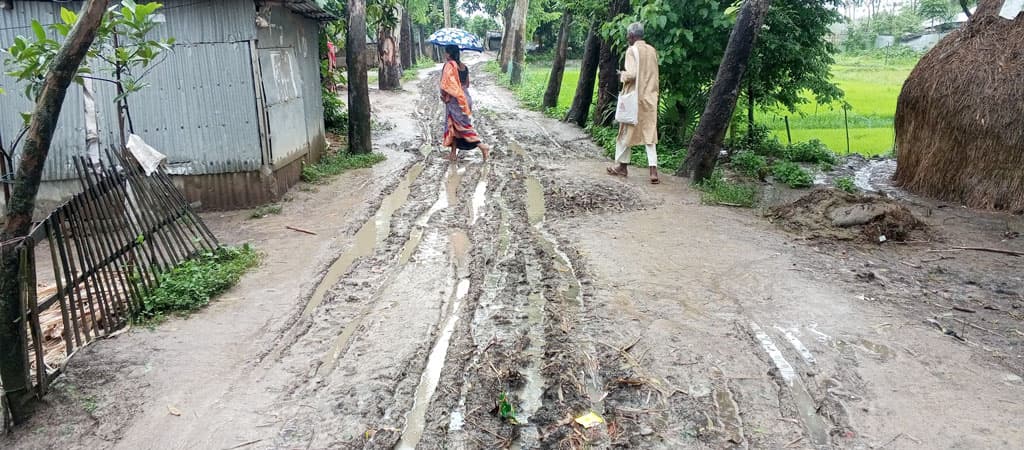 রাস্তার বেহাল দশা, বর্ষায় দুর্ভোগ বাড়ে শেরপুরের কয়েক গ্রামের ক্ষুদ্র নৃগোষ্ঠীর বাসিন্দাদের