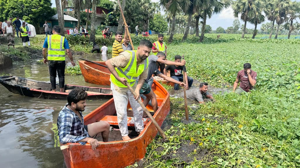 চৌদ্দগ্রামে সামাজিক সংগঠনের ডাকাতিয়া নদী বাঁচানোর উদ্যোগ