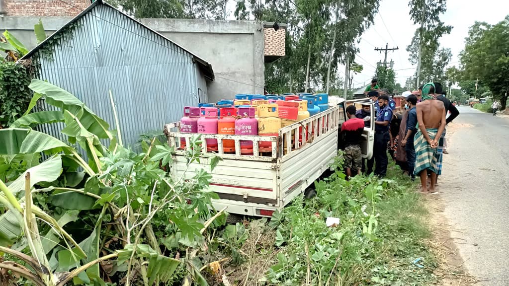 নাগরপুরে অটোরিকশা-পিকআপের সংঘর্ষে আহত ২