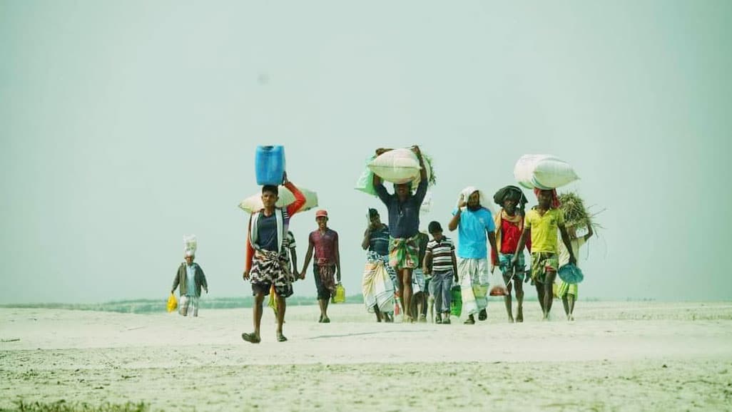 মূল্যস্ফীতির ঘা: শহর ছাড়ছে মানুষ, গ্রামেও নাভিশ্বাস