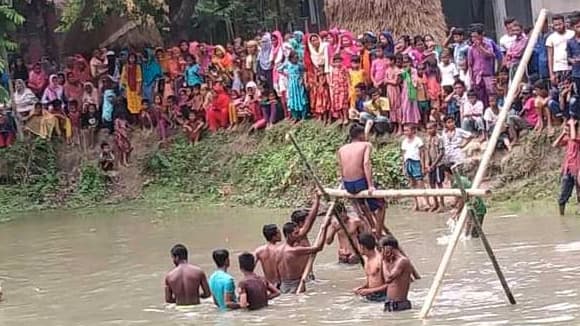 নান্দাইলে ঐতিহ্যবাহী সাঁতার ও হাঁস খেলা অনুষ্ঠিত