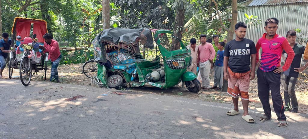 নেত্রকোনায় পিকআপ-অটোরিকশার সংঘর্ষে নিহত ২, আহত ২ 