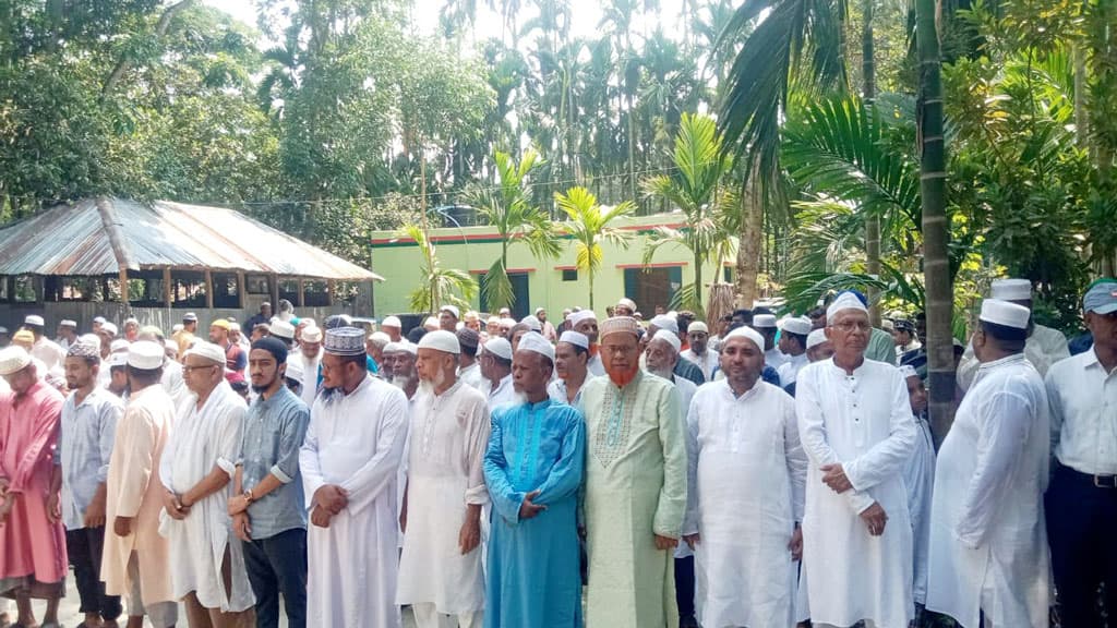 বোরহানউদ্দিনে সাবেক সেনা কর্মকর্তা মো. আবু তাহেরের দাফন সম্পন্ন 