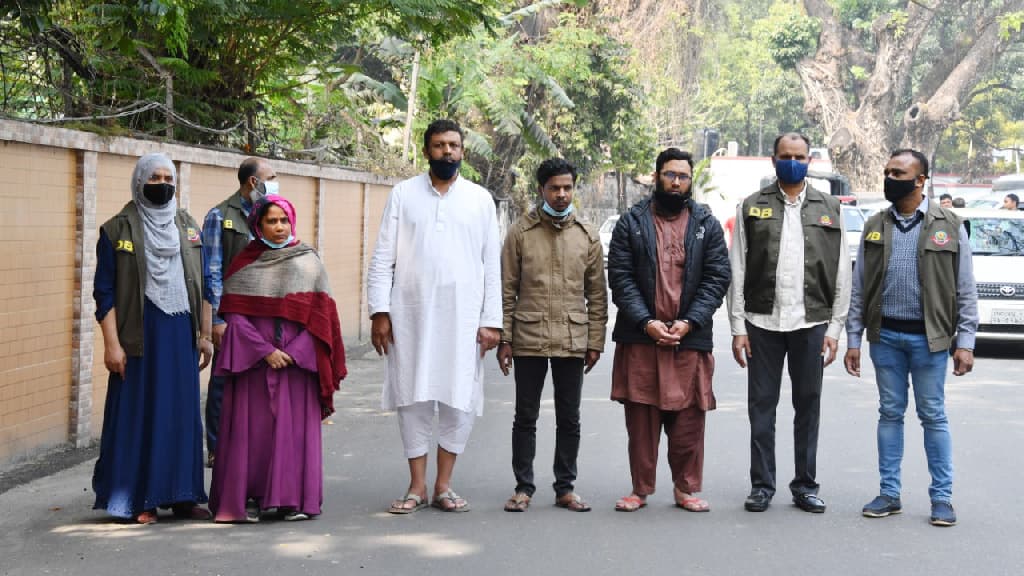 পণ্যের আড়ালে পাকিস্তান থেকে আসত ভারতীয় জাল রুপি 