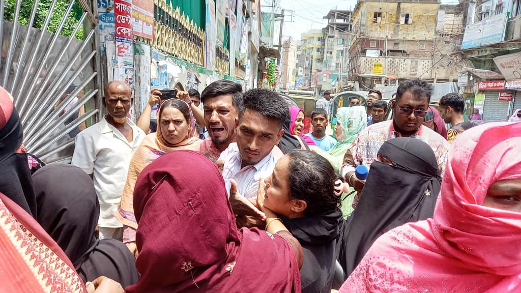 ফেসবুকে পরীক্ষার সূচি দেখে ভৈরবে ২ শিক্ষার্থীর বিপত্তি