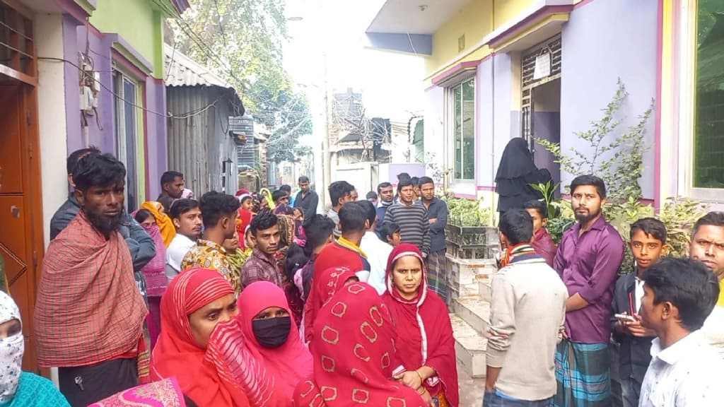 গাজীপুরে নিজ ঘর থেকে স্বামী-স্ত্রীর মরদেহ উদ্ধার