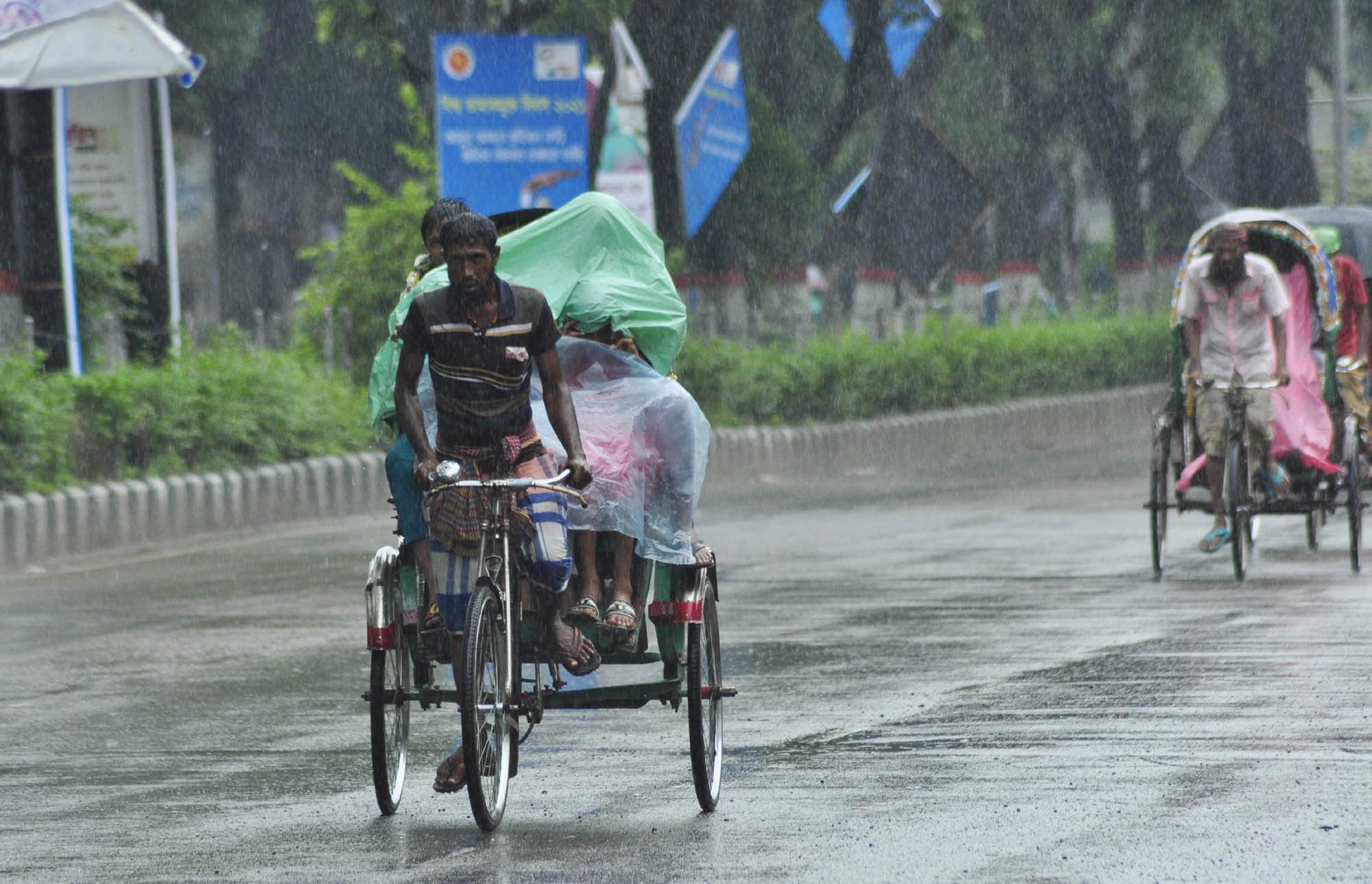 বৃষ্টি থাকবে আরও দুই দিন