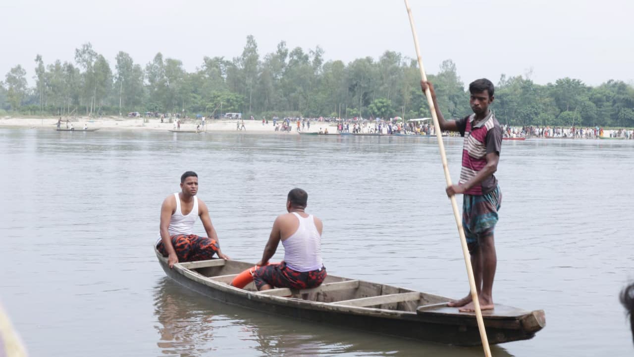 নৌকাডুবির ঘটনায় মৃতের সংখ্যা বেড়ে ৪০ 