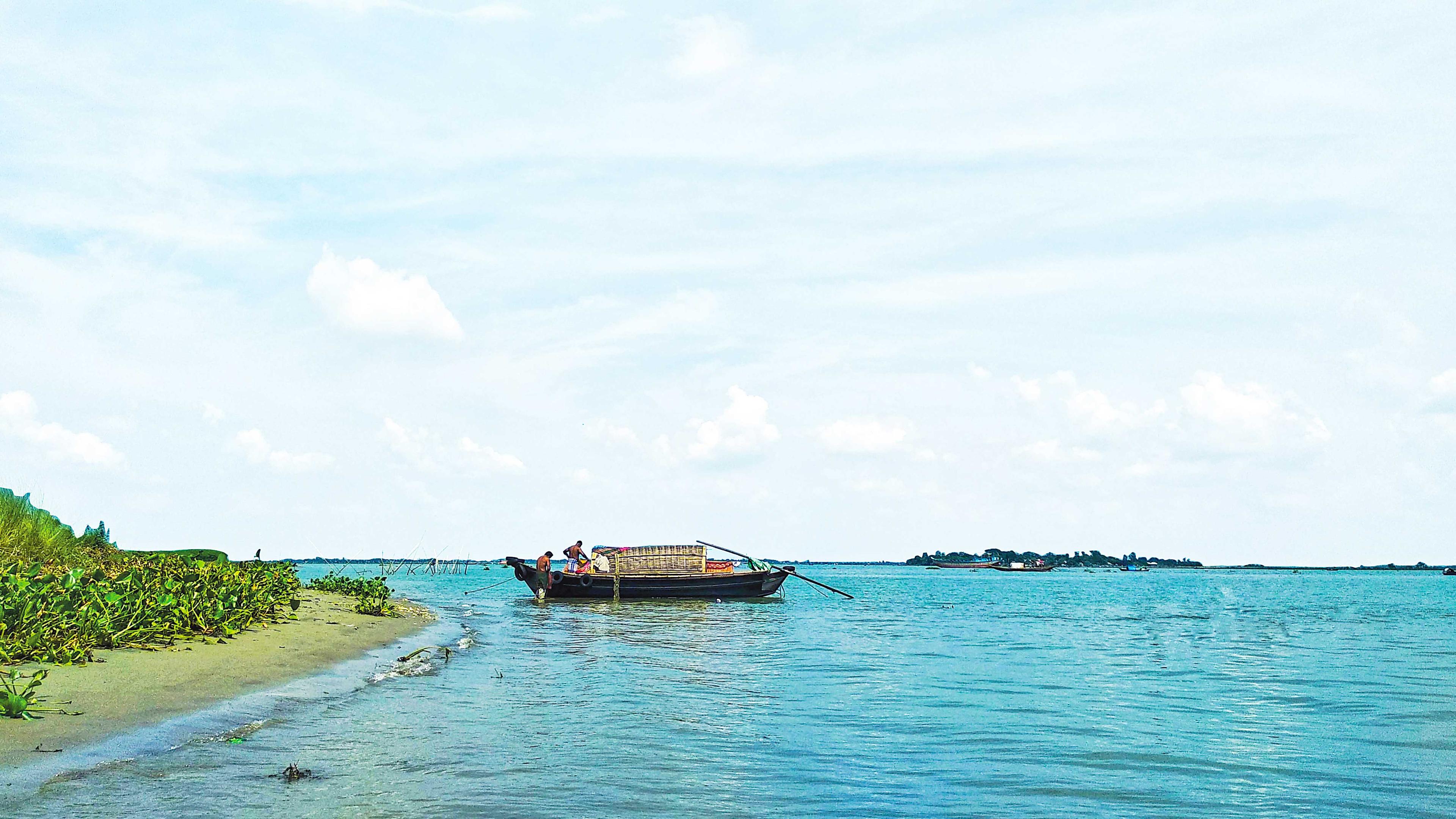 ঘর হতে দুই পা ফেলিয়া