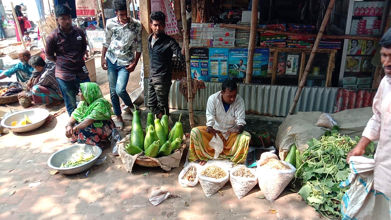 স্নাতকোত্তরের পরও জীবনযুদ্ধে কবির