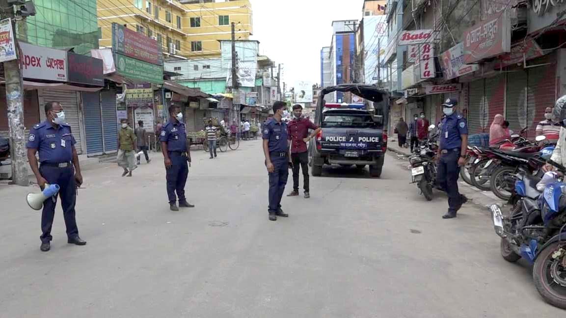 লক্ষ্মীপুরে গত চার দিনের লকডাউনে ৩ লাখ টাকা জরিমানা আদায়