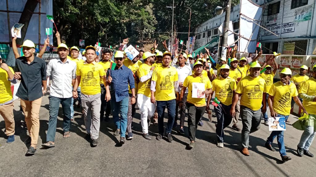 প্রবেশে কঠোর তল্লাশি, ভিড় বাড়ছে পলোগ্রাউন্ড মাঠে