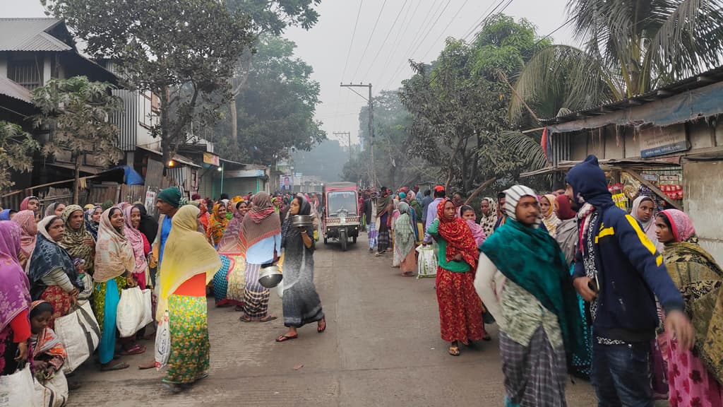 শ্রমের হাটে ঠকছেন নারী