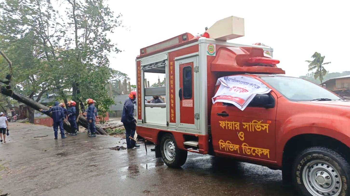 রিমালে লন্ডভন্ড পটুয়াখালীর উপকূল, ৩ জনের মৃত্যু