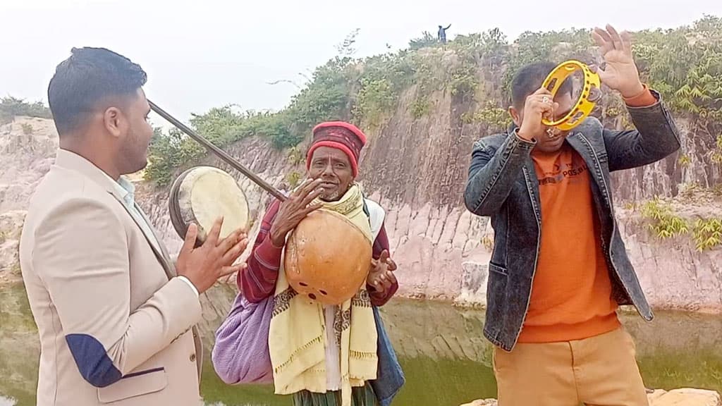 গানই আরজ আলীর জীবিকা