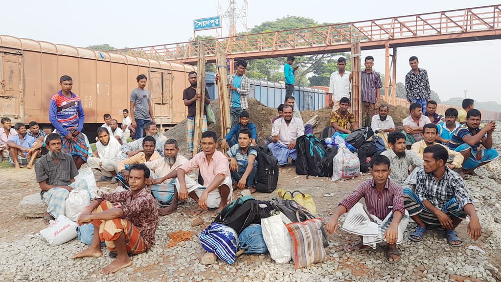 দক্ষিণের ট্রেনে উত্তরের কৃষি শ্রমিকের ঢল