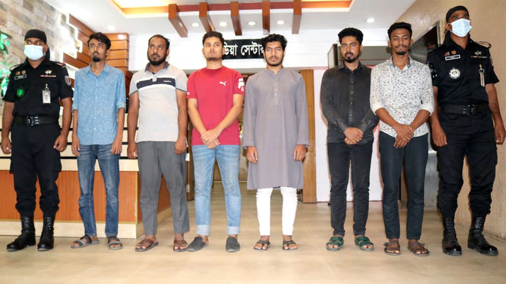 সার্ভার হ্যাক করে বিআরটিএ, ডেসকোর আড়াই কোটি টাকা আত্মসাৎ: র‍্যাব