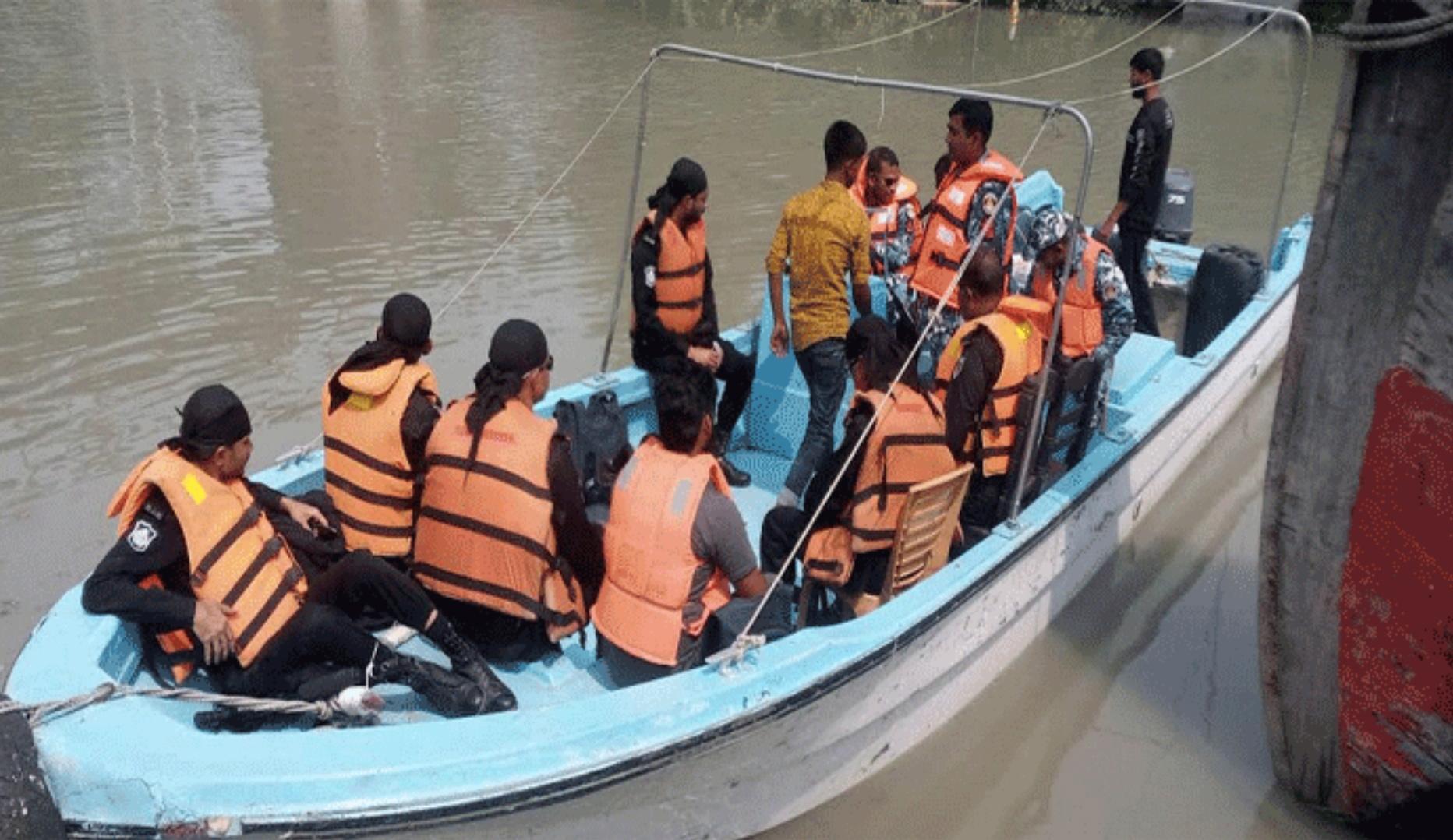 মাছ ধরতে গিয়ে ডাকাতের কবলে পড়া আরও ৪ জেলে উদ্ধার