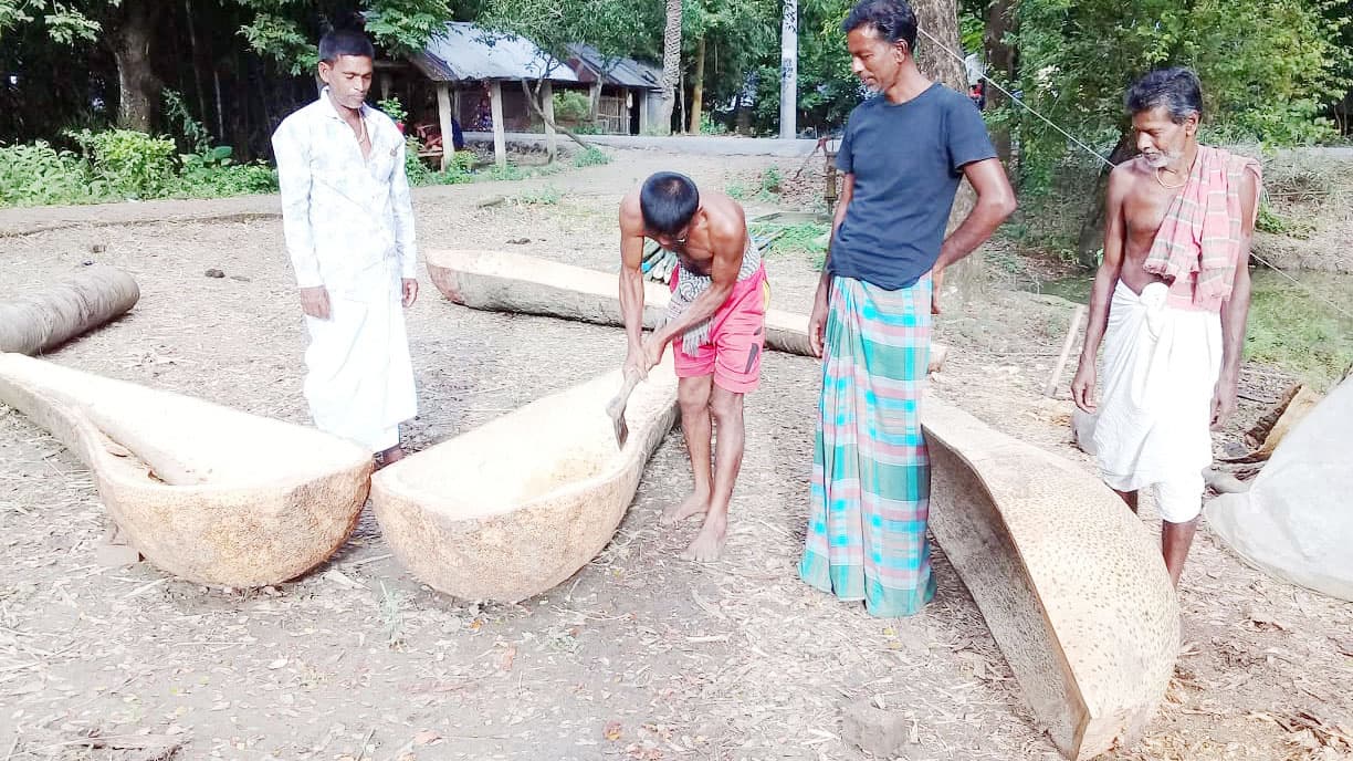 তালের নৌকায় রুটিরুজি