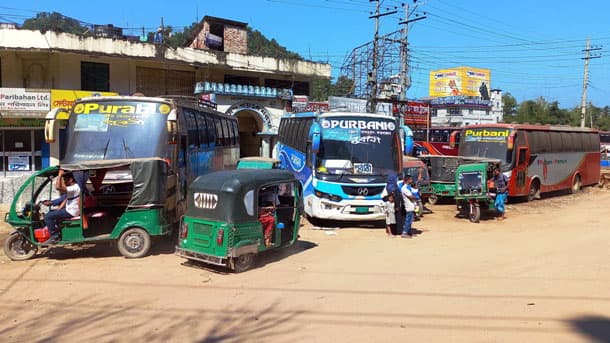 পর্যটক কমেছে পাহাড়ে