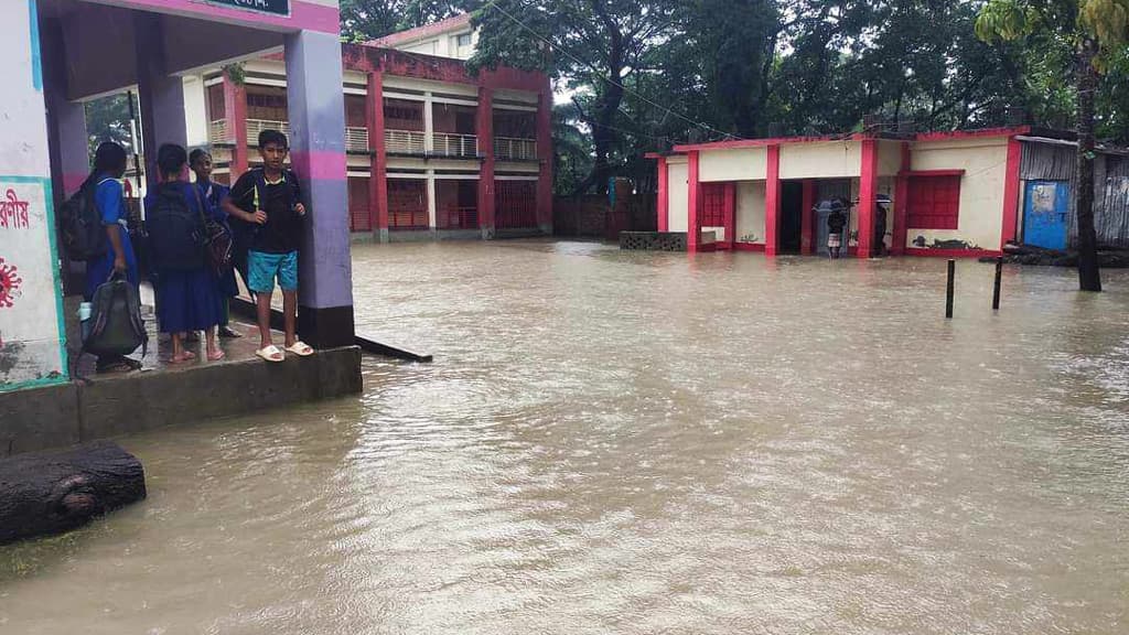 কর্ণফুলীর নিম্নাঞ্চল প্লাবিত, পানিবন্দী ২ হাজার পরিবার