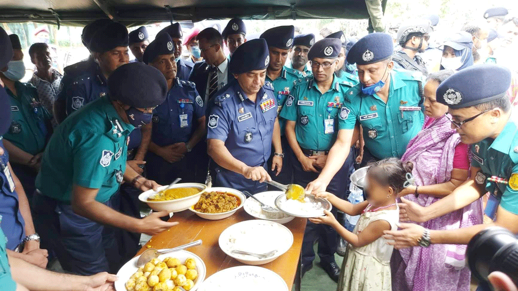 ক্ষতিগ্রস্ত হওয়া মানুষের পুনর্বাসনে কাজ করছে পুলিশ: আইজিপি