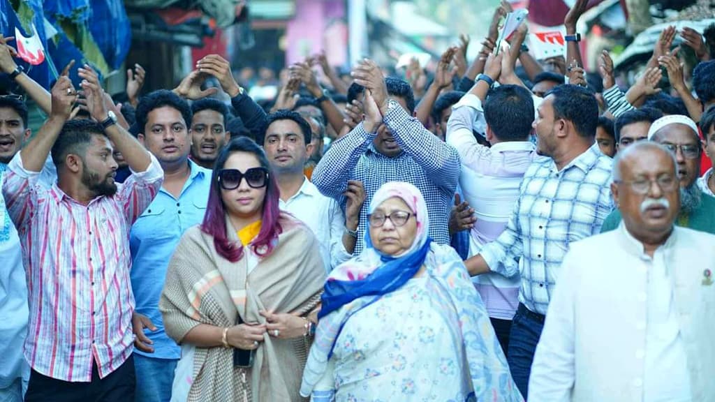 বরগুনা-২: ‘বাধাহীন’ মাঠে ভোটার উপস্থিতিই নাদিরার চ্যালেঞ্জ