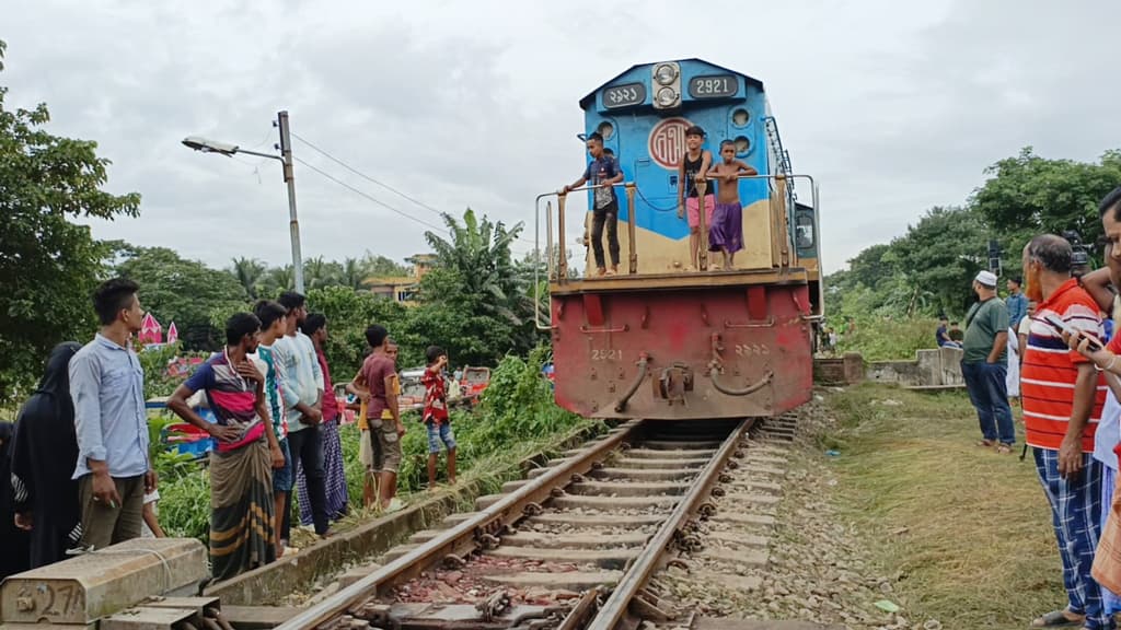 জগন্নাথপুরে প্রাণহানির শোক নিয়ে ১৮ ঘণ্টা পর ফের ছুটল এগারসিন্দুর 