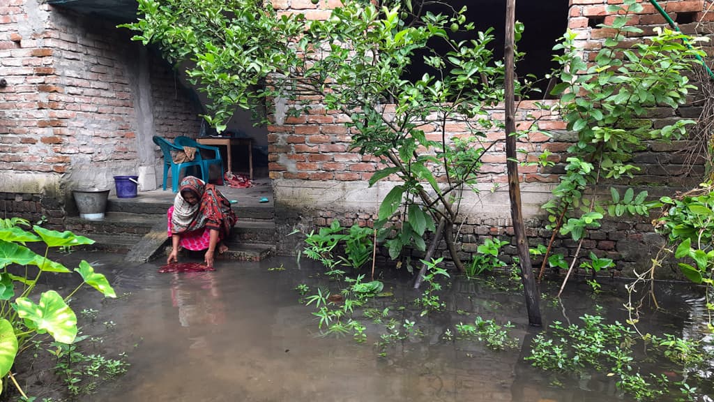 টানা বৃষ্টিতে জলাবদ্ধতা