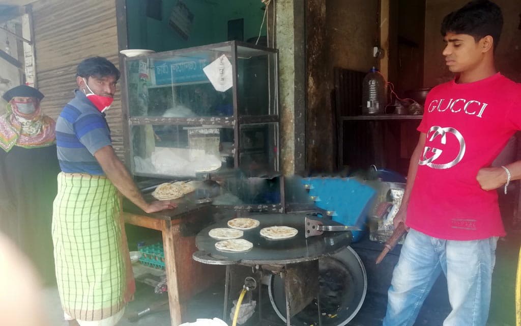 রেস্টুরেন্ট, মিষ্টি ও বেকারি শ্রমিকদের ন্যূনতম মজুরি ২০ হাজার টাকা করার দাবি