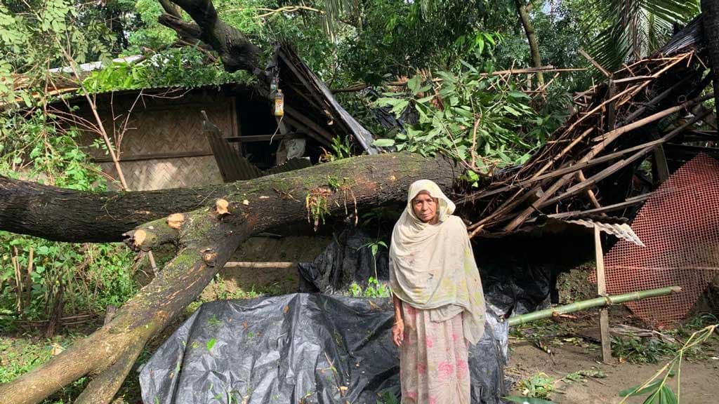 ঘূর্ণিঝড় হামুনের প্রভাবে চকরিয়ায় ব্যাপক ক্ষতি, বিদ্যুৎ সরবরাহ নেই ২৪ ঘণ্টা