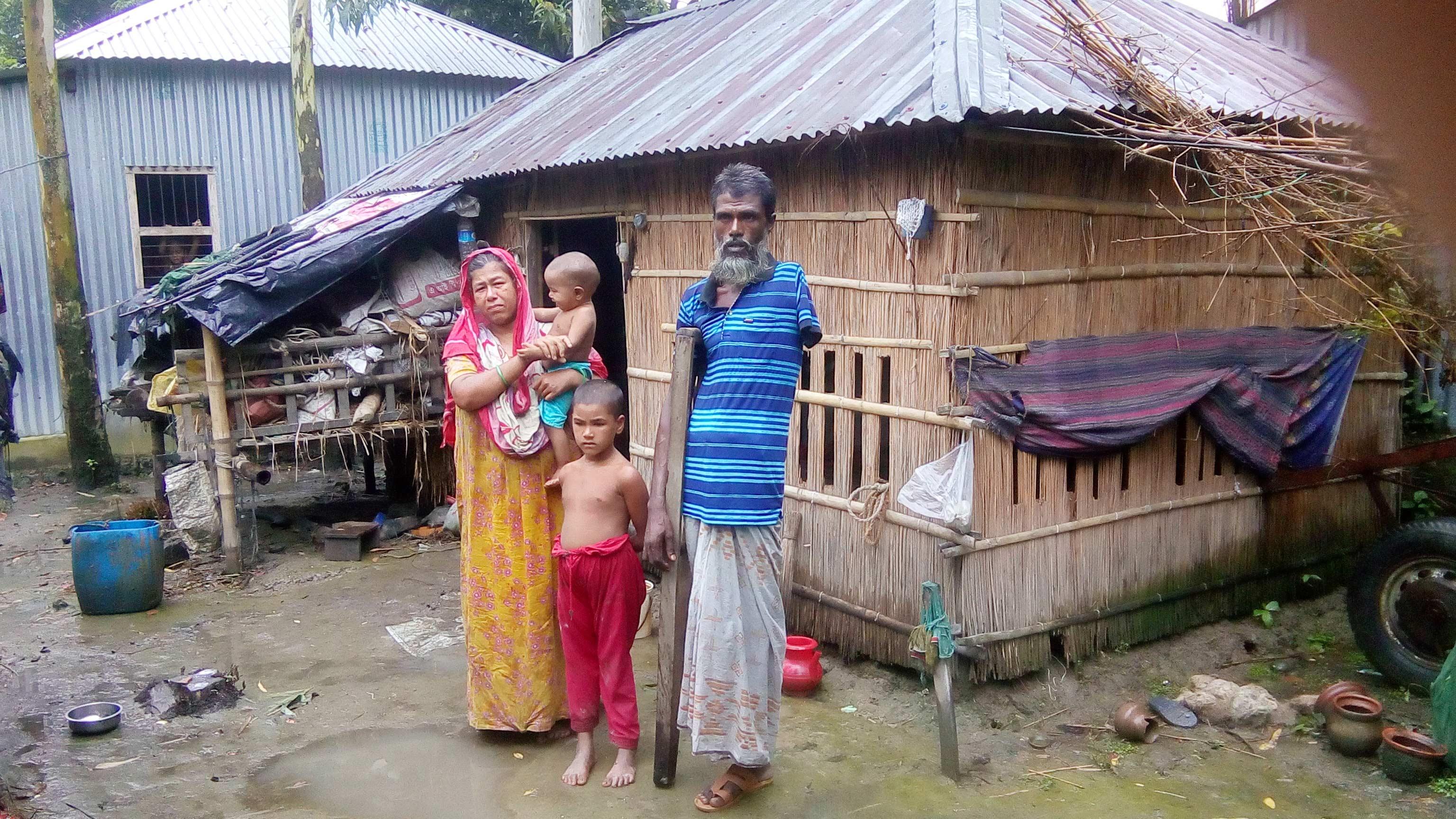 শখের ফাঁদে বিকলাঙ্গ মিজানুরের মানবেতর জীবন