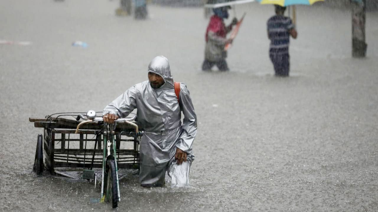 তিন জেলায় ১৪৯ কিলোমিটার সড়ক পানির নিচে 