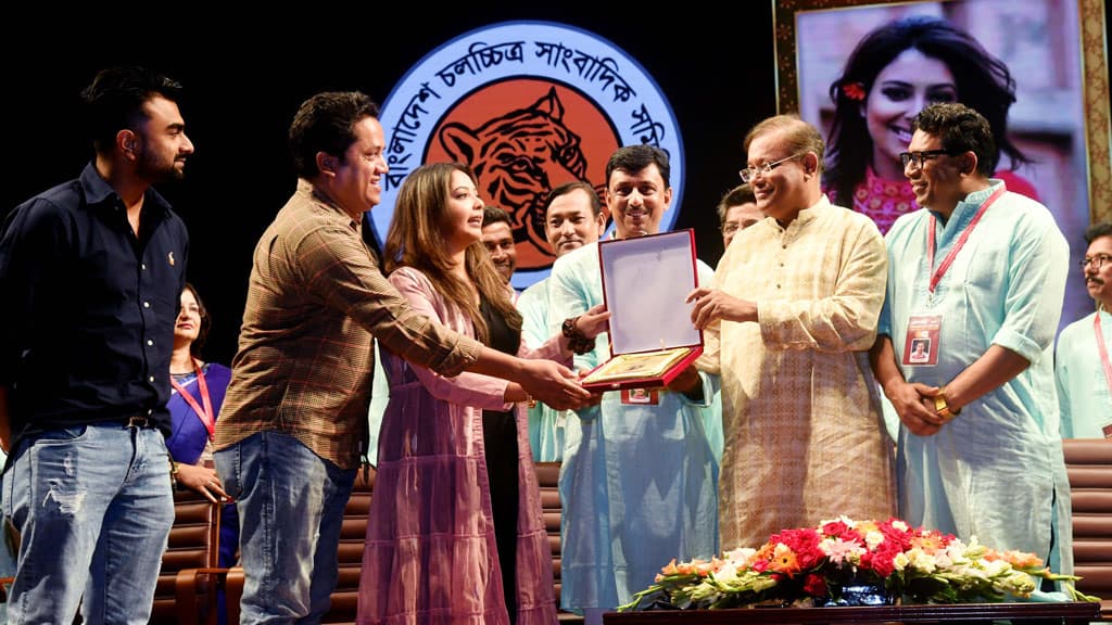 ‘২০০ সিনেমা হল চালু হয়েছে শুনে প্রধানমন্ত্রী উৎসাহিত হয়েছেন’