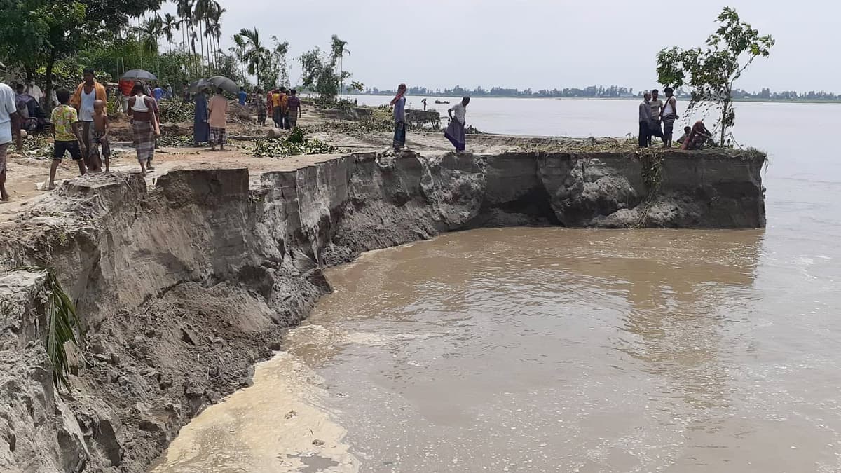 তীব্র ভাঙনে দিশেহারা শতাধিত পরিবার