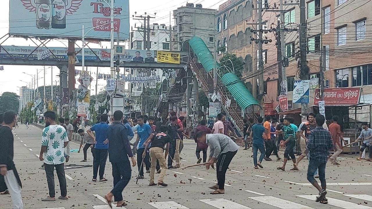 সিলেটে শাবিপ্রবির শিক্ষার্থীদের সঙ্গে স্থানীয়দের সংঘর্ষে আহত ২০