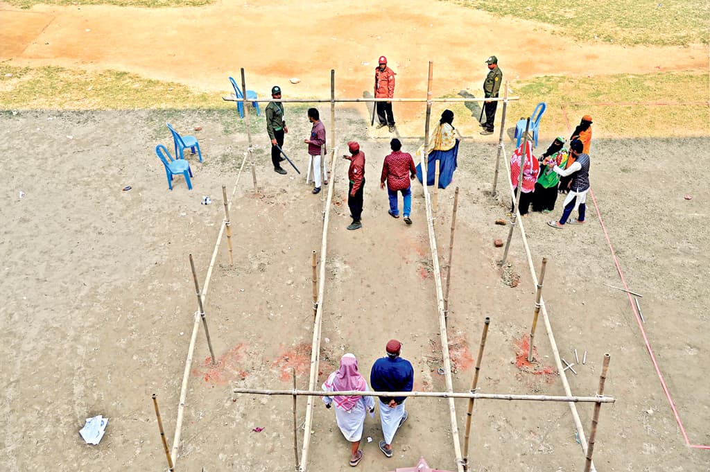 কেয়ারটেকার সরকারব্যবস্থা ফেরত আনবে কে