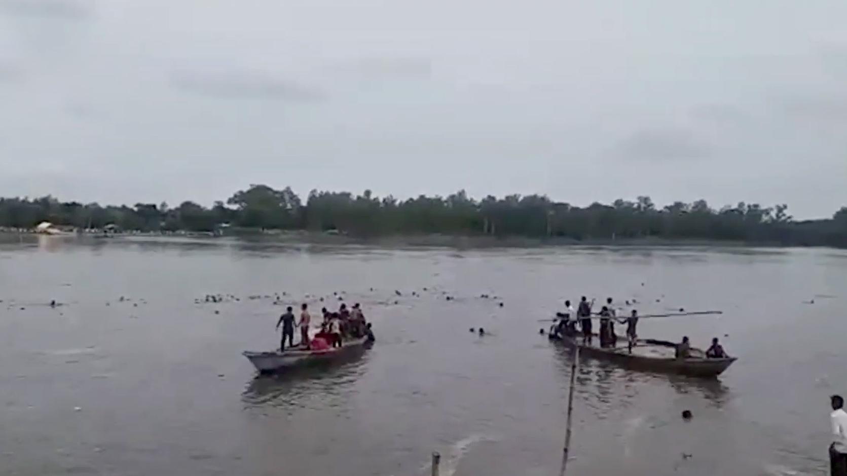 পঞ্চগড়ের বোদায় নৌকাডুবি, নারী-শিশুসহ ২৪ জনের মরদেহ উদ্ধার