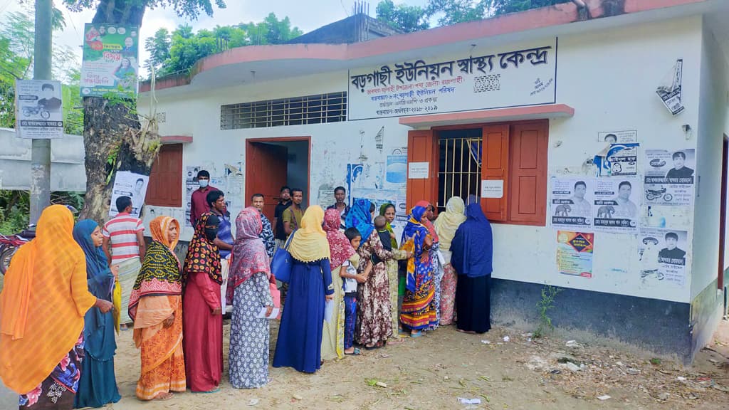 স্বাস্থ্যসেবার দুঃখ ঘুচিয়েছে বড়গাছী ইউনিয়ন স্বাস্থ্যকেন্দ্র