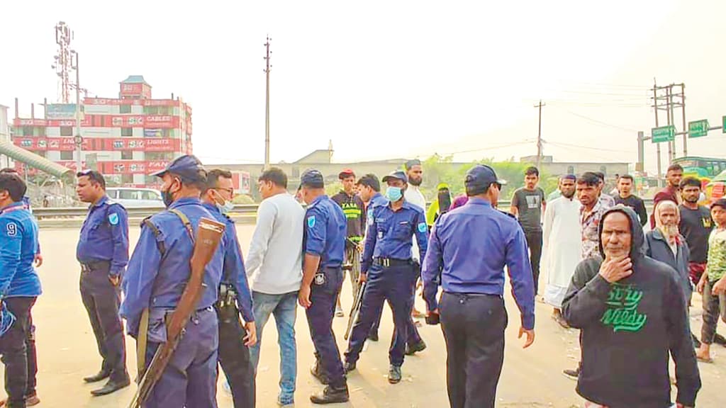 স্ট্যান্ড দখল নিয়ে আ.লীগের দুই পক্ষের গোলাগুলি