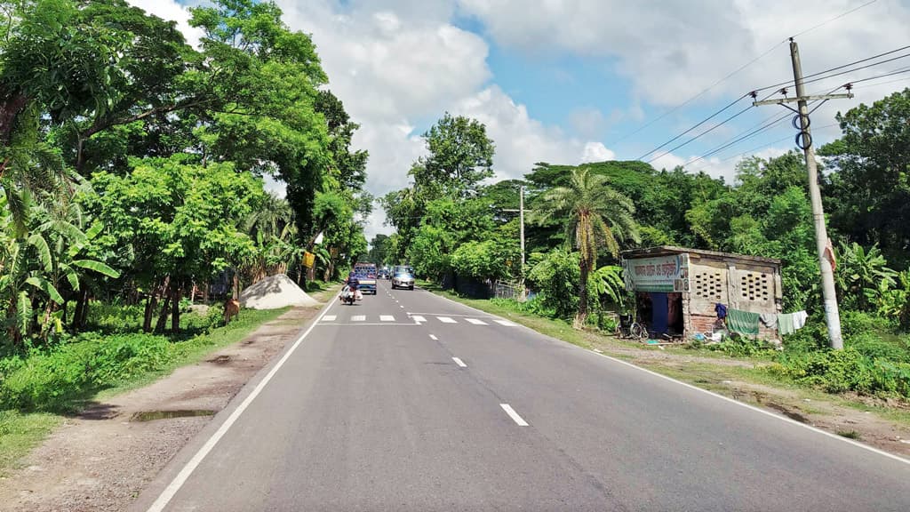 স্কুলে যাওয়ার পথে সড়ক দুর্ঘটনায় স্কুলছাত্রী নিহত, আহত ১