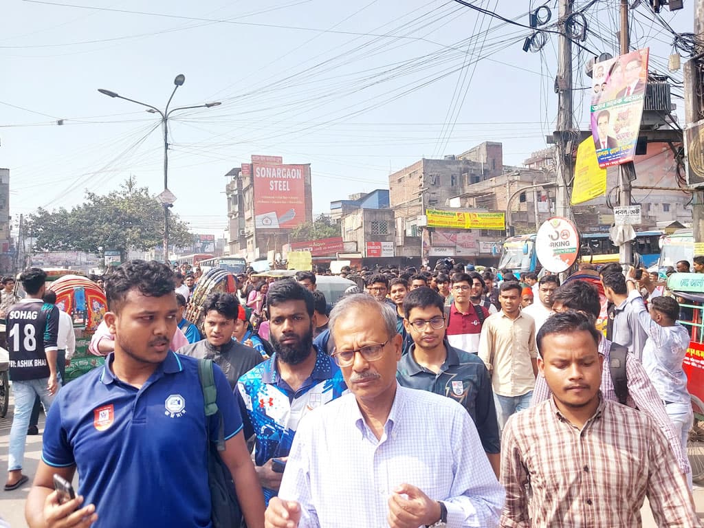 উপাচার্যের সঙ্গে আলোচনার প্রস্তাব প্রত্যাখ্যান করল জবির আন্দোলনরত শিক্ষার্থীরা