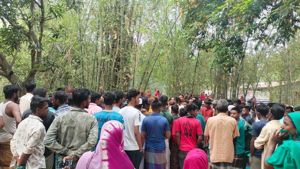 মায়ের কাছে নেশার টাকা চেয়ে না পেয়ে তরুণের ‘আত্মহত্যা’