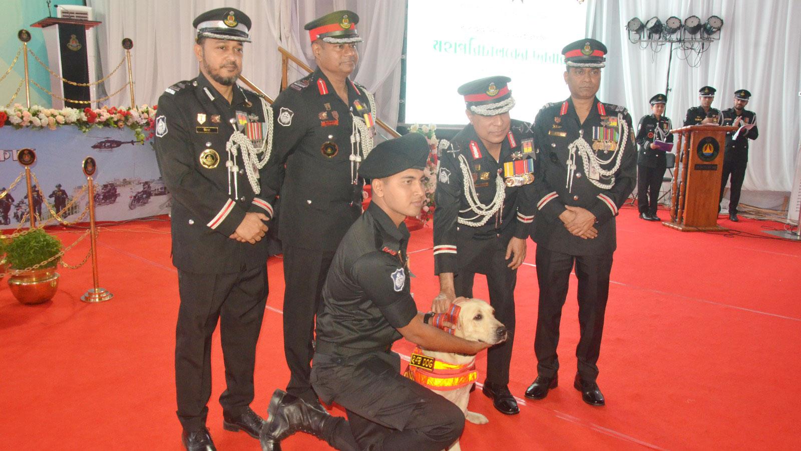 ৩ মরদেহ উদ্ধার করে র‍্যাব মহাপরিচালক পদক পেল কুকুর ‘চিতা’