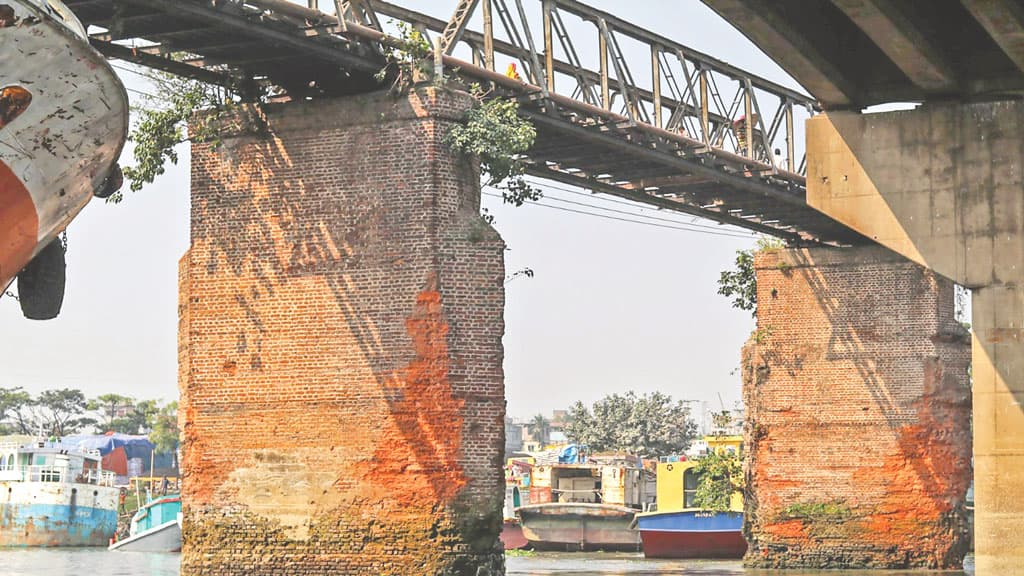 ‘পেয়ারার সুবাস’ শুধু নয়  লুপ্ত ব্রিজটির আরও কিছু