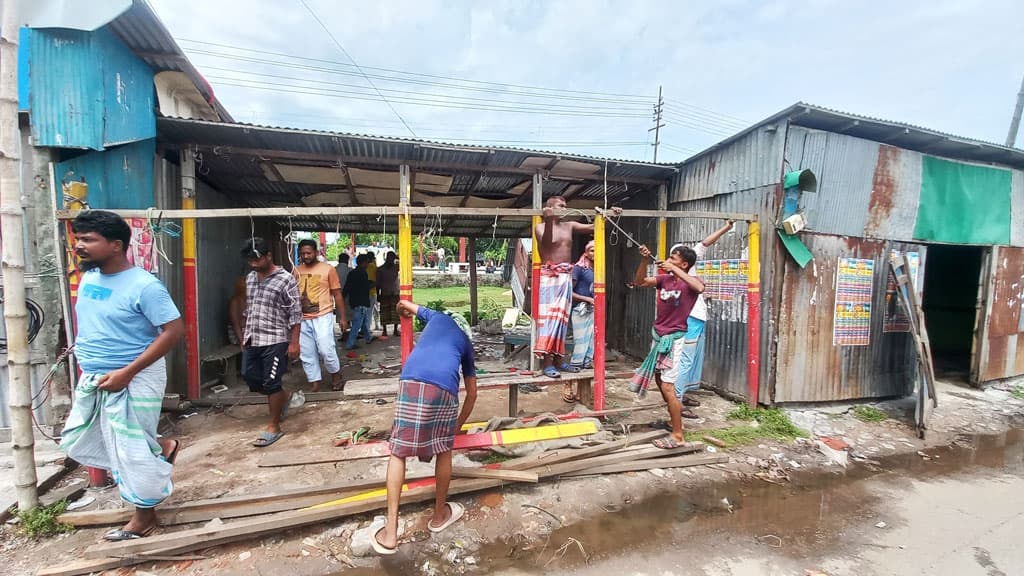 চাঁদপুরে রেলওয়ের জায়গায় গড়ে ওঠা ২০ দোকান উচ্ছেদ