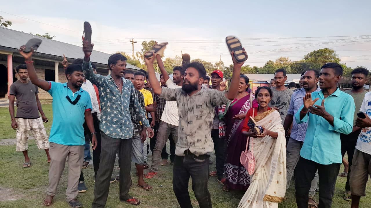 আন্দোলন প্রত্যাহারের সিদ্ধান্ত প্রত্যাখ্যান করলেন সাধারণ শ্রমিকেরা