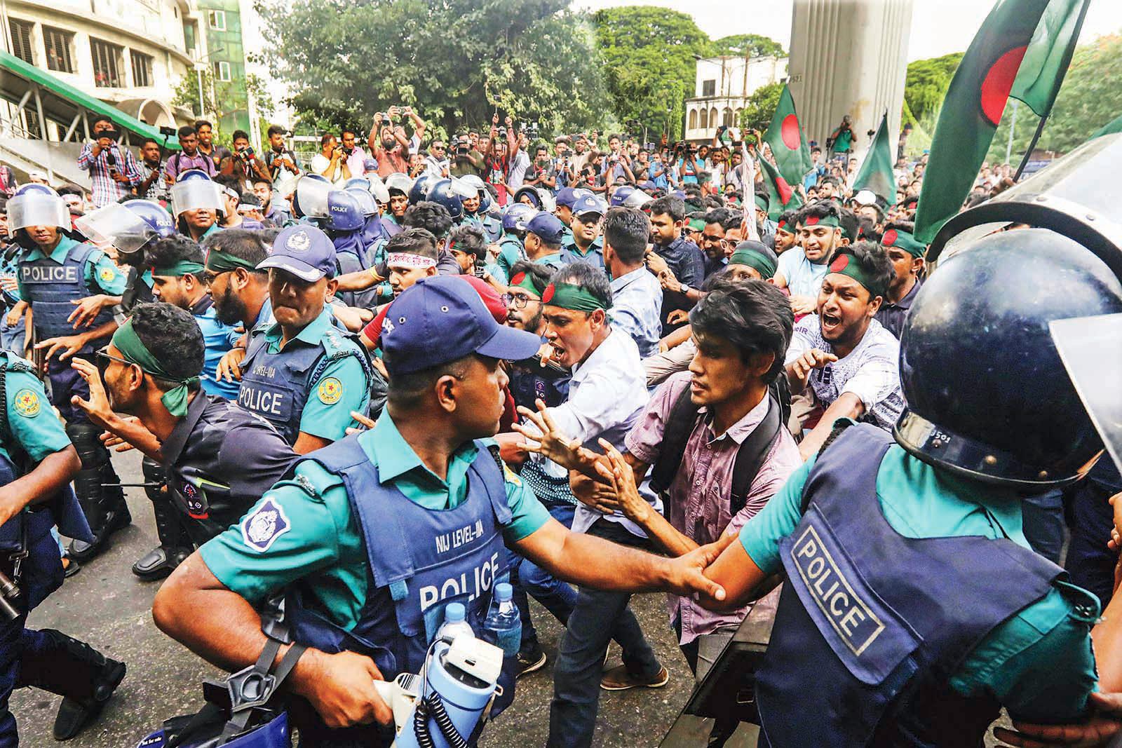 সরকারি চাকরিতে কোটা: সমাধান সর্বোচ্চ আদালতেই, কমিশন গঠনের সম্ভাবনা