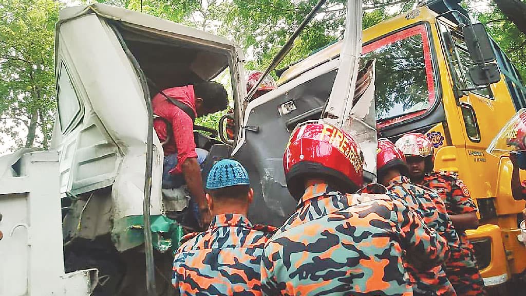 মানুষ মারার লাইসেন্স দিচ্ছি চালককে